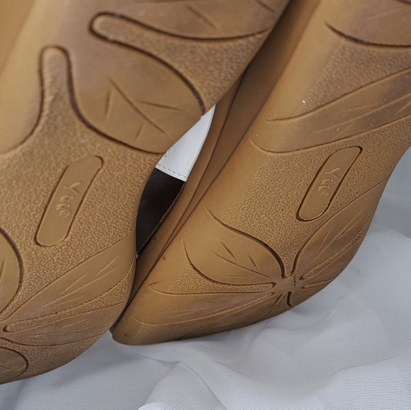 sandals 👡 Yuu for women white color size 9M - Picture 9 of 10